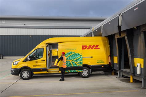 DHL.