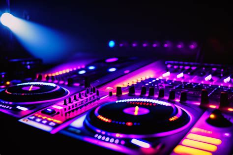 Dj.
