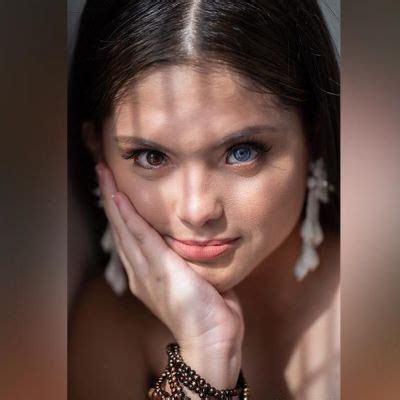 JuliaOstan.